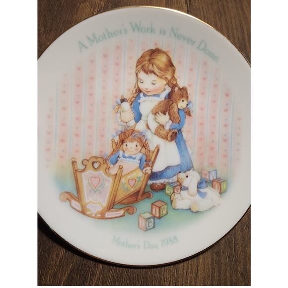Avon a mother's work is never done Mother's Day 1988 Plate - Picture 2 of 5